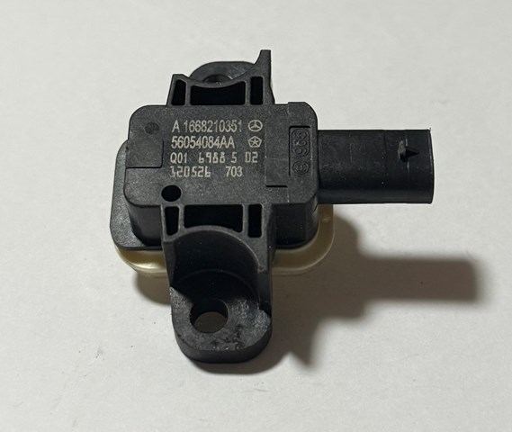 Датчик AIRBAG передній A1668210351 MERCEDES