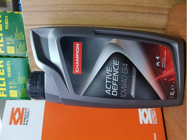 Оливу для авто 8203916 CHAMPION OIL