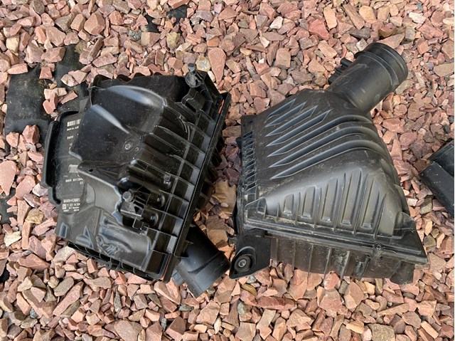 Коробка фільтра 13718513916 BMW