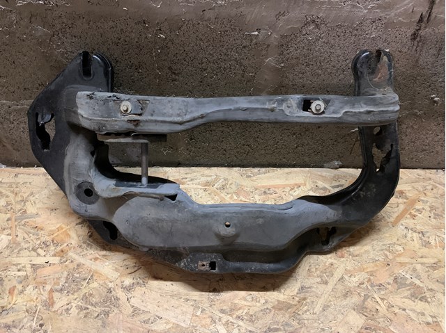 Балка кріплення коробки передач 22326854187 BMW