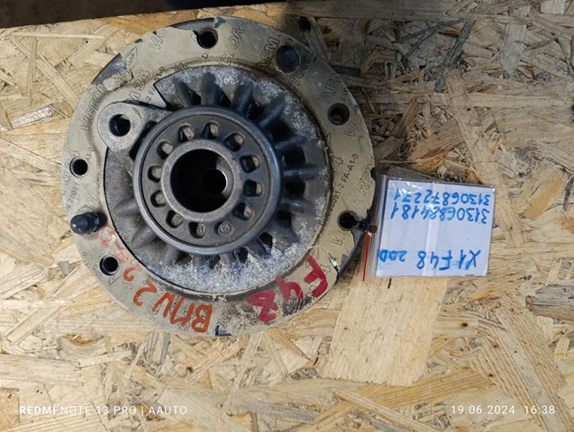 Опора стійки амортизатора переднього 31306884181 BMW
