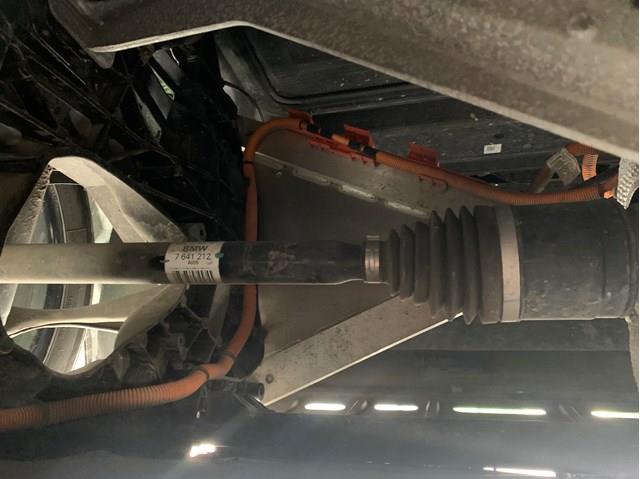 Піввісь задня, права 33207641212 BMW