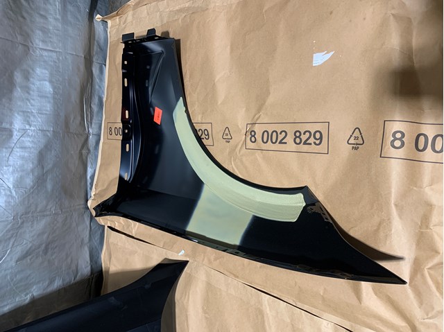 Переднє праве крило 41008494440 BMW