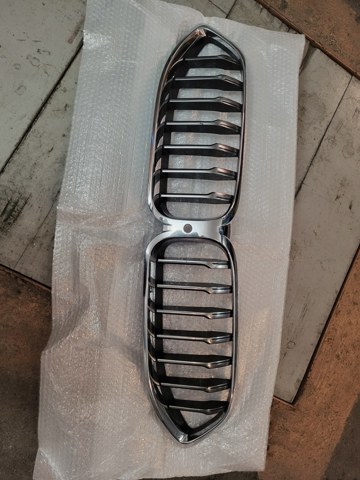 Облицювання радіатора 51138080610 BMW