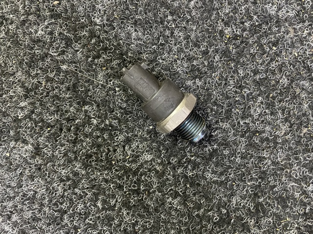 Датчик тиску палива 0281002568 BOSCH