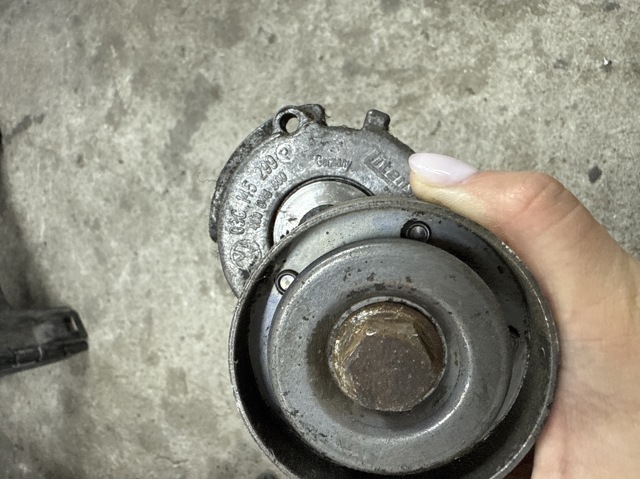 Натяжна планка поліклинового ременя 03C145299 VAG
