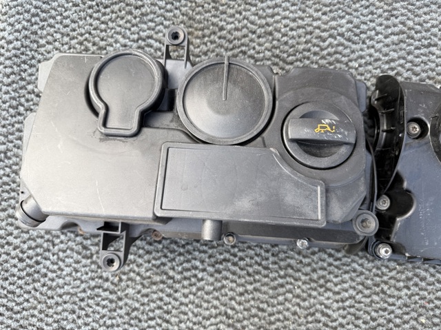 Кришка клапанна 03G103475D VAG