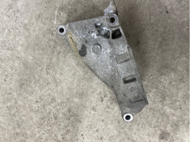 Балка кріплення двигуна 03L199207B VAG