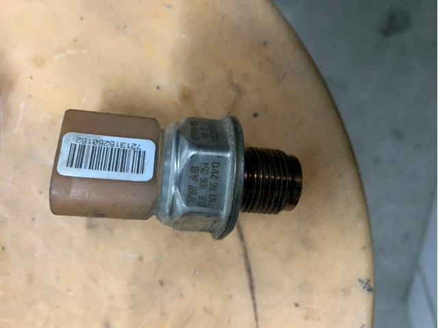 Датчик тиску палива 03L906054 VAG