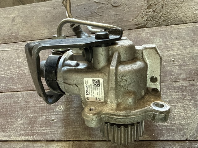Насос паливний високого тиску 04L130755L VAG