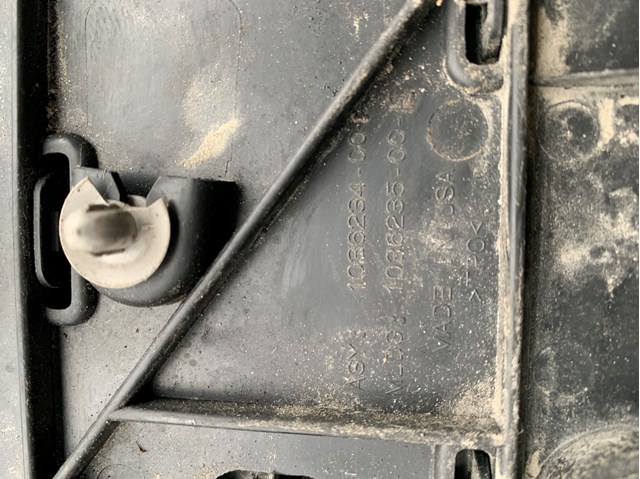 Облицювання багажного відсіку, переднє 103623400F Tesla Model