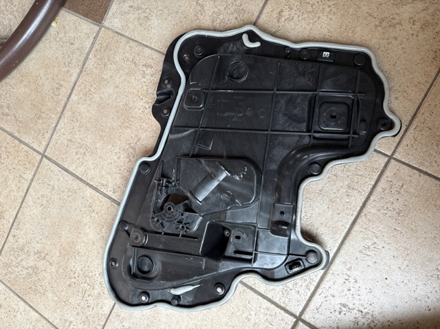 Склопідйомник задніх правих дверей 109662300K Tesla Model