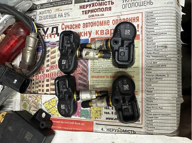 Датчик тиску повітря в шинах 10R035437 TOYOTA