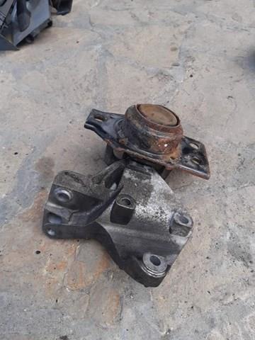 Подушка передньої опори двигуна 11210JD500 NISSAN