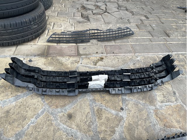 Кронштейн бампера заднього, центральний 149404500C TESLA