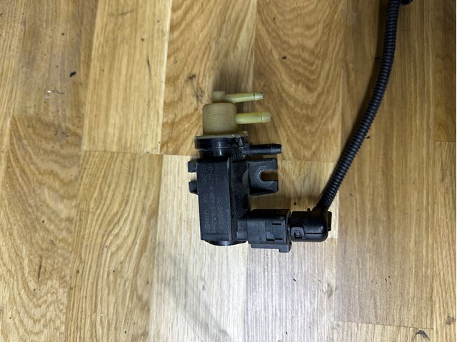Клапан соленоїд регулювання заслонки EGR 1K0906627A VAG