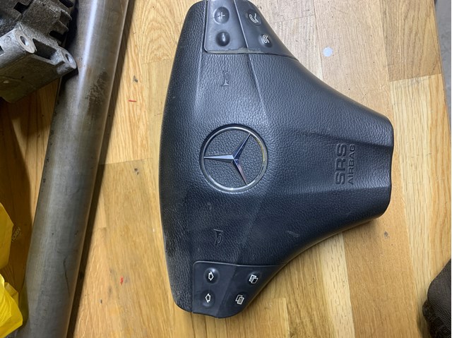 Подушка в кермі 2034602398 MERCEDES