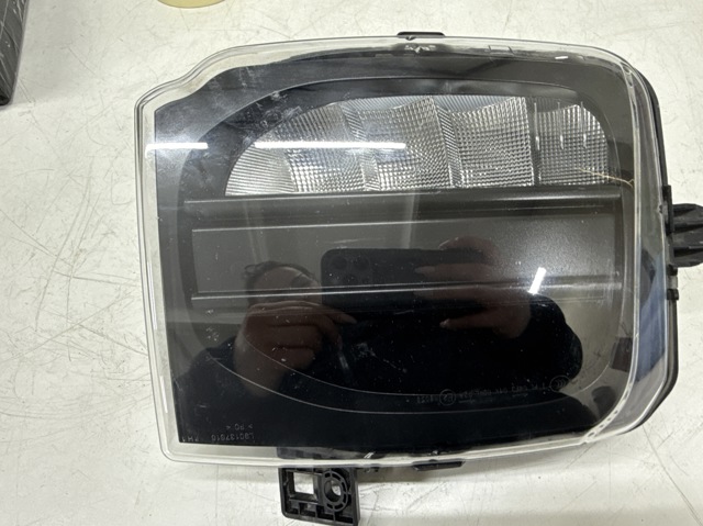 Туманка права 2GM941662A VAG