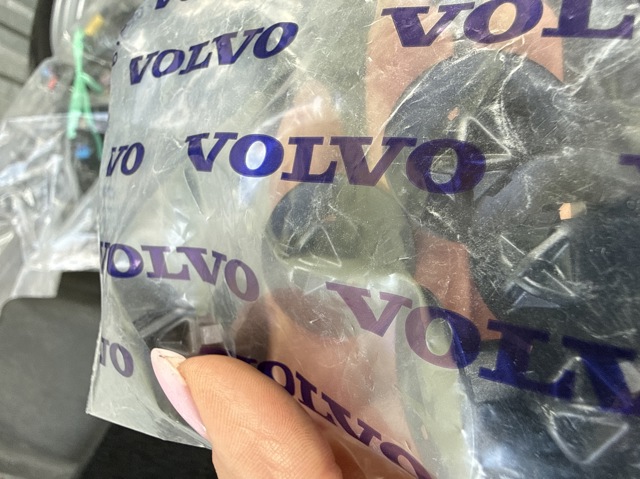 Кріплення переднього бампера 30763619 VOLVO