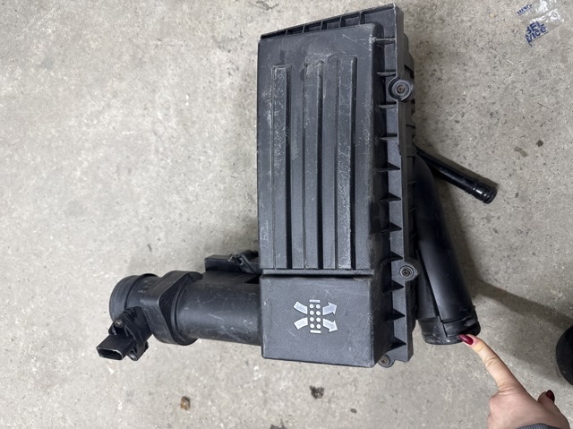 Корпус повітряного фільтра 3C0129607BB VAG