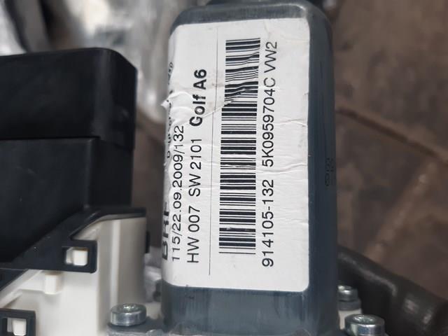 Двигун стеклопод'емника двері задньої, правої 5K0959704C VAG