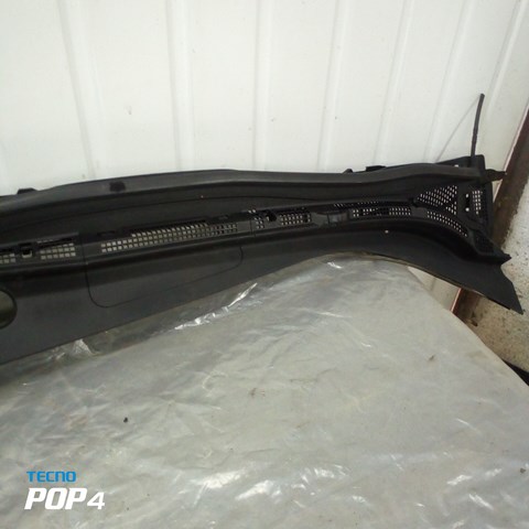 Водостік лобового скла, жабо 668623NF0A NISSAN