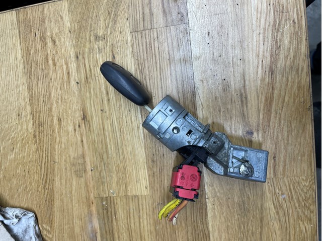Замок запалювання 8200214168 GM