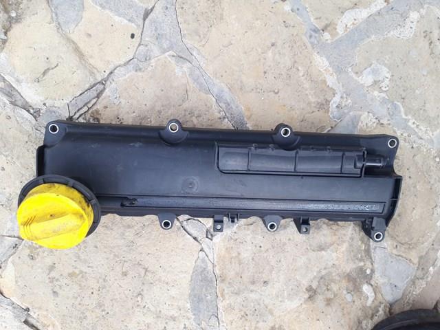 Кришка клапанна 8200251101 RENAULT
