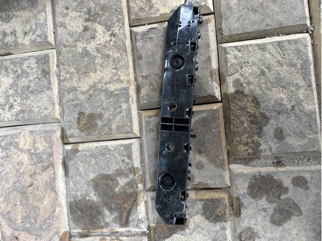 Направляюча заднього бампера, ліва 852275SK0A NISSAN