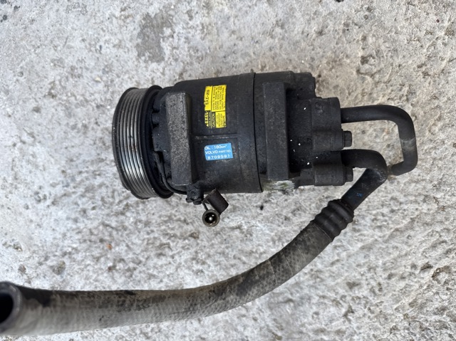 Компресор кондиціонера 8708581 VOLVO