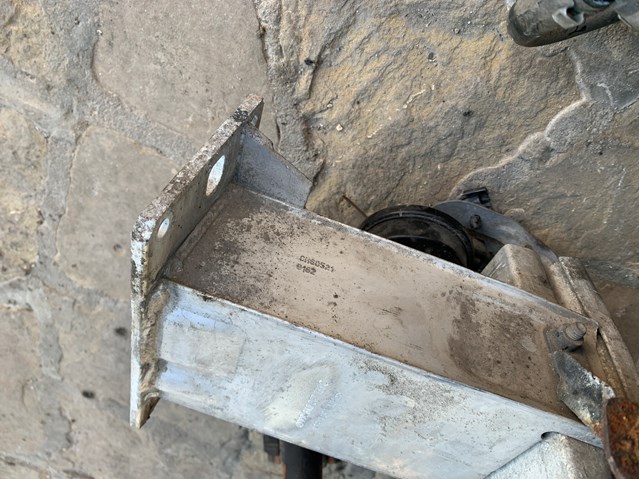 Кронштейн підсилювача переднього бампера 8K0807133C VAG