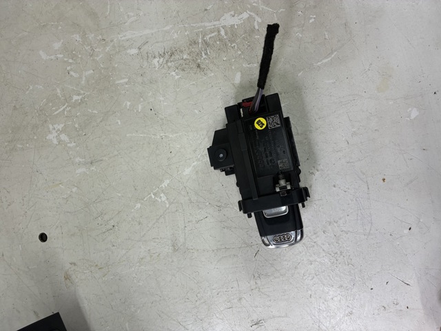 Замок запалювання 8K0909131C VAG