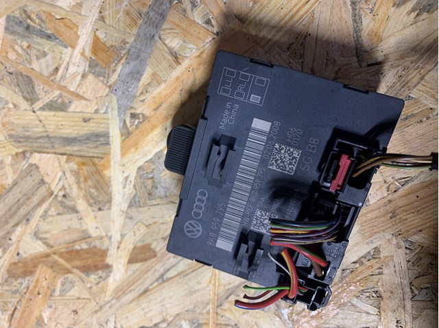 Блок комфорту задніх дверей 8K0959795 VAG