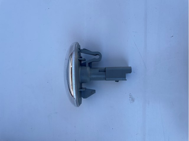 Повторювач повороту в крило 9680057480 PEUGEOT