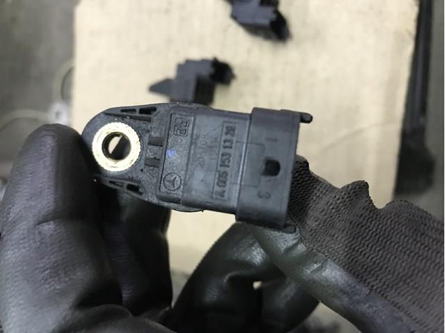 Датчик положення розподільного валу A0051531328 MERCEDES