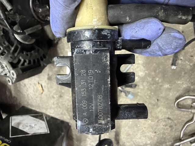 Перетворювач тиску (соленоїд) наддуву / EGR A0091533128 MERCEDES