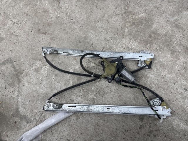 Мотор склопідйомника дверей передніх, лівих A0130821941 MERCEDES