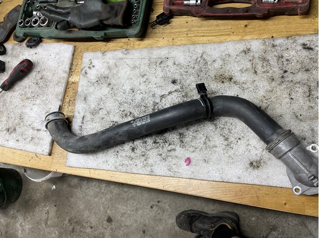 Шланги системи охолодження A2115015382 MERCEDES