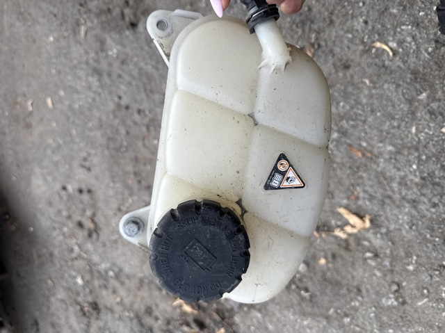 Водяний бачок системи охолодження A4475000149 MERCEDES