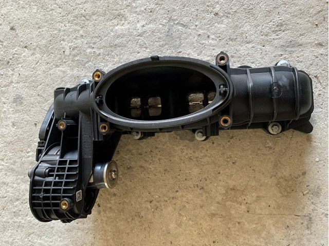 Колектор впускний A6510900037 MERCEDES