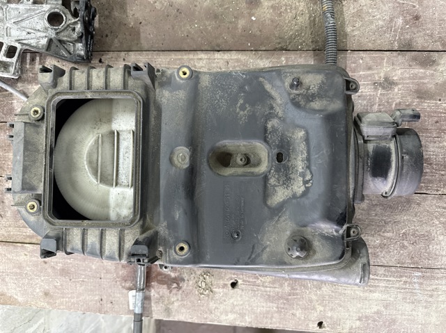 Корпус повітряного фільтра A6510901101 MERCEDES