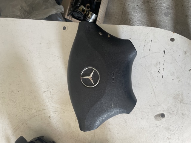 Установка подушки безпеки водія A9068601202 MERCEDES