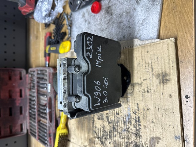 Блок керування АБС (ABS) A9069002302 MERCEDES