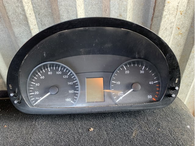 Покажчик напруги (вольтметр) A9069005200 MERCEDES