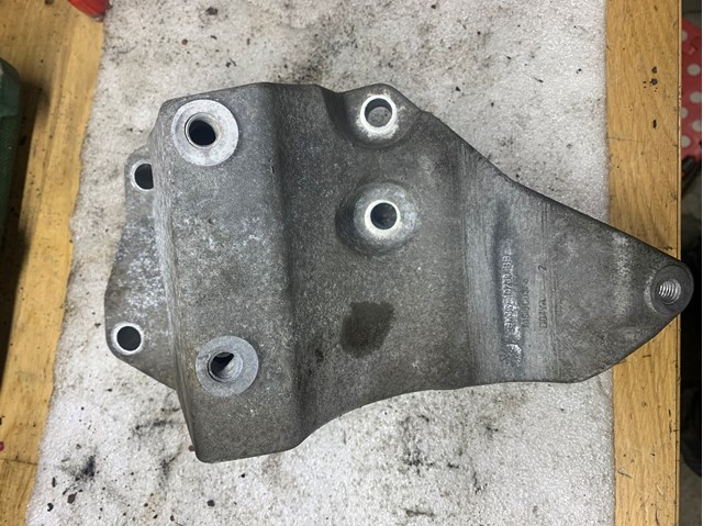 Кронштейн кріплення генератора BK3Q10239BB FORD