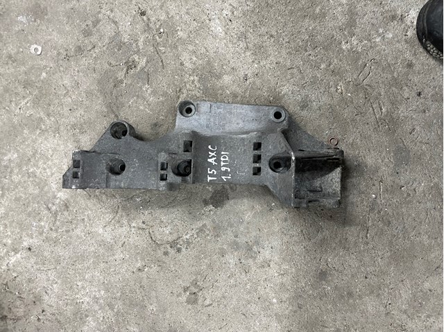 Кронштейн кріплення генератора R045903143C VAG