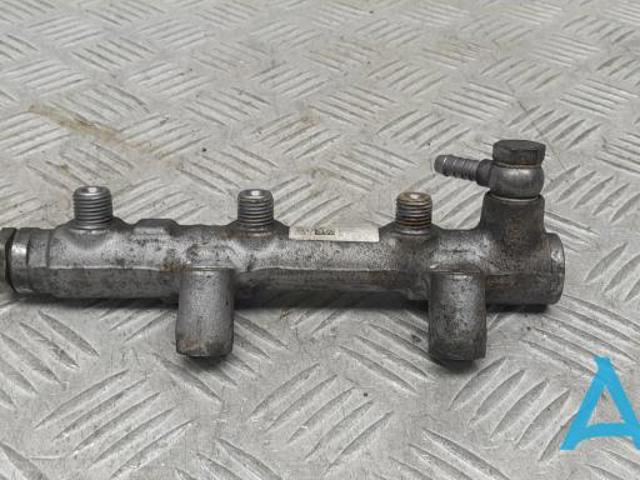 Розподільник палива (рампа), правий 059130090CN VAG