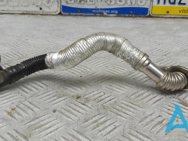 Патрубок вентиляції картерних газів 06H103213G VAG