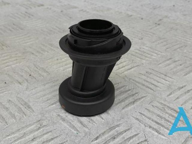 Маслоуловлювач 06K103281A VAG