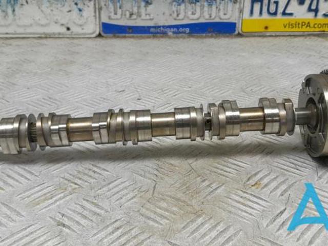 Розподільчий вал впускний 06L109021Q VAG